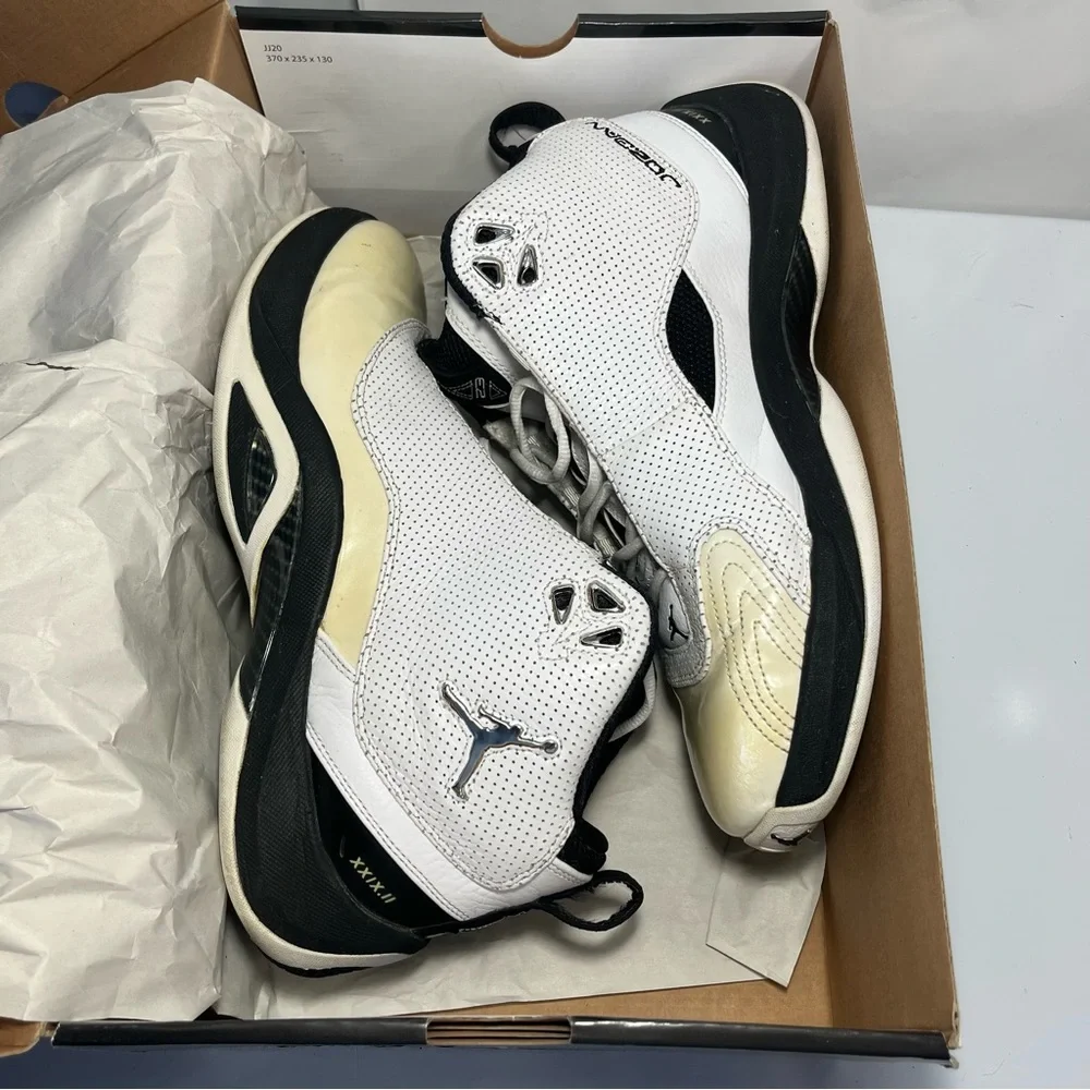 Jordan Dentro 2008 Vintage White Black Basketball Sneakers Men's Size 10.5